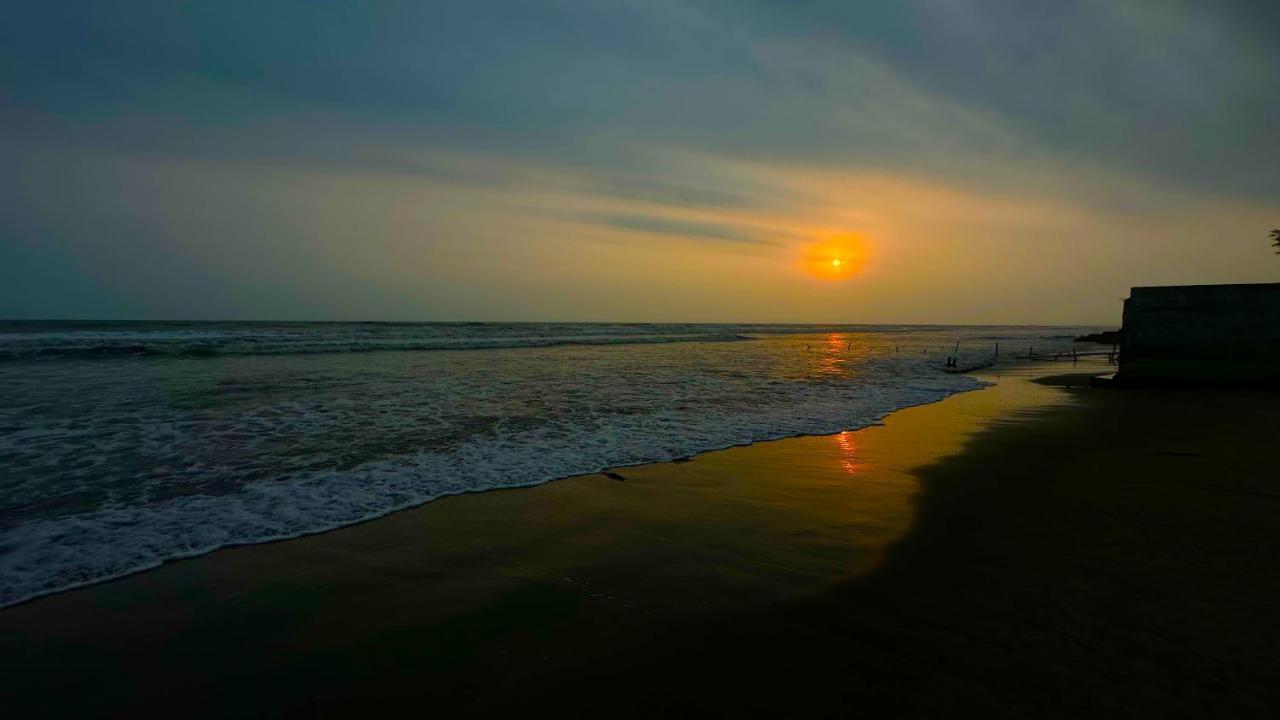 Modern Resort Cox's Bazar Buitenkant foto